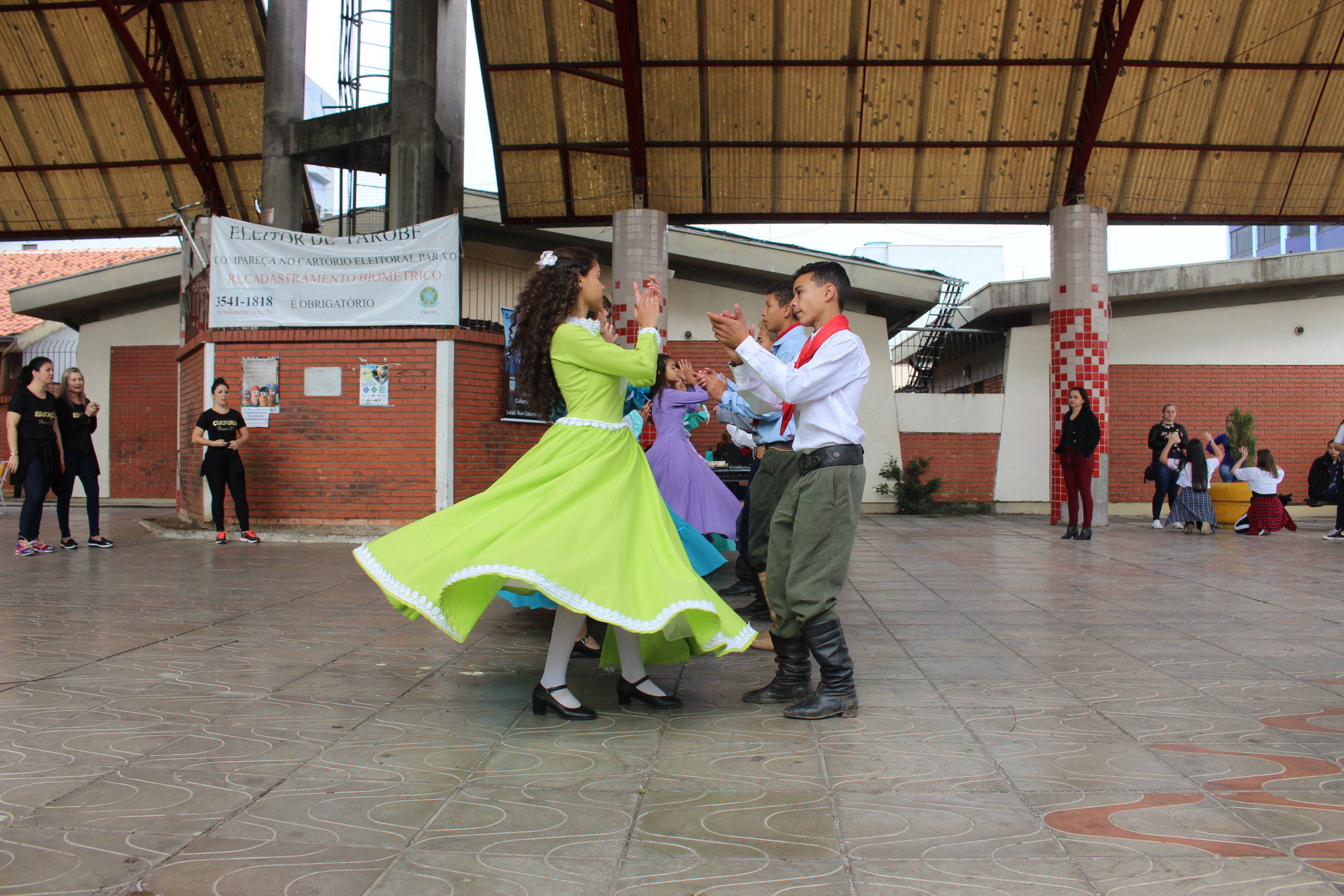 Parobé realizou a quinta edição do Dançando na Rua Coberta
