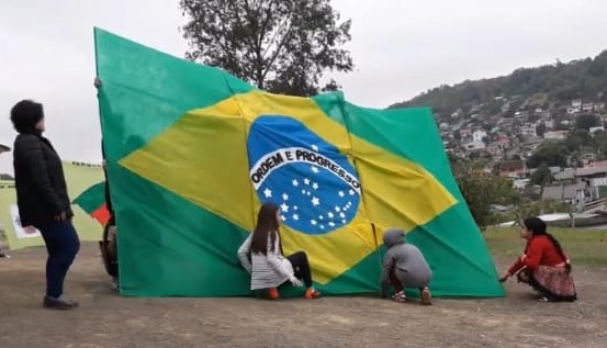 Escola de Parobé promoveu desfile cívico valorizando a pátria