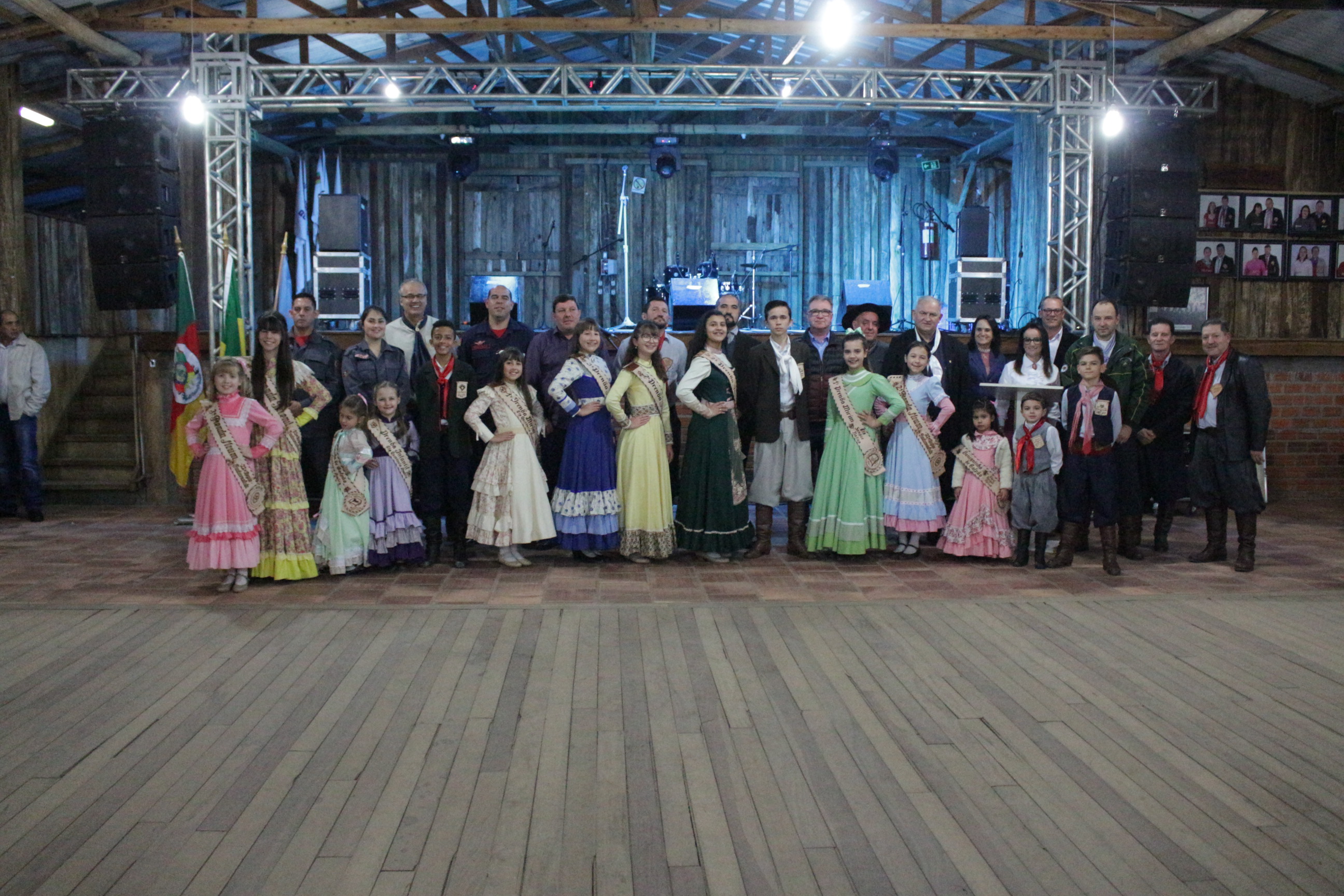 Ato no CTG Querência Azaleia abriu Semana Farroupilha de Parobé