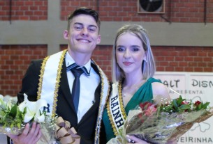 Colégio Santa Teresinha elegeu rei e rainha