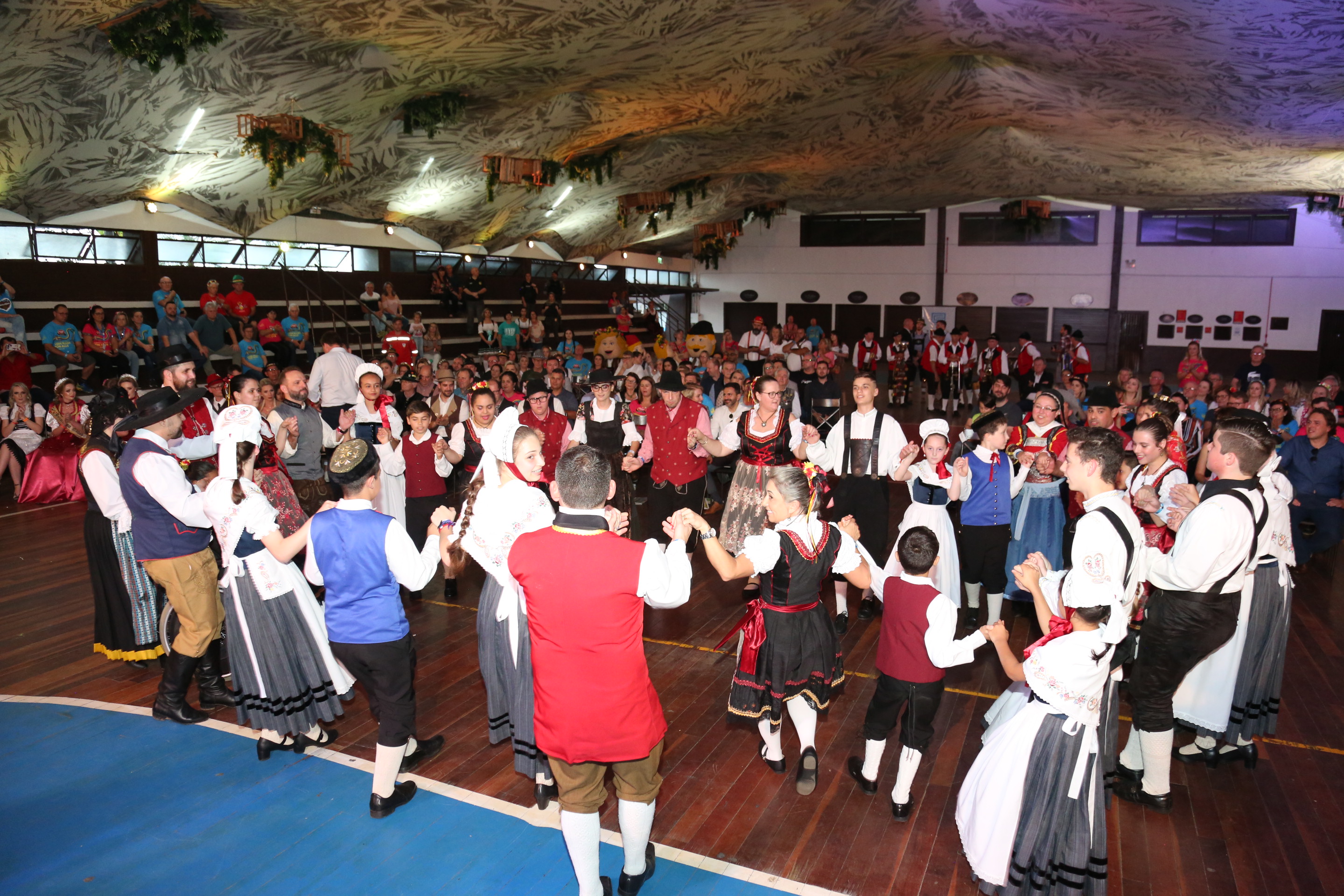 Programação cultural e atrações musicais no último final de semana da Oktoberfest