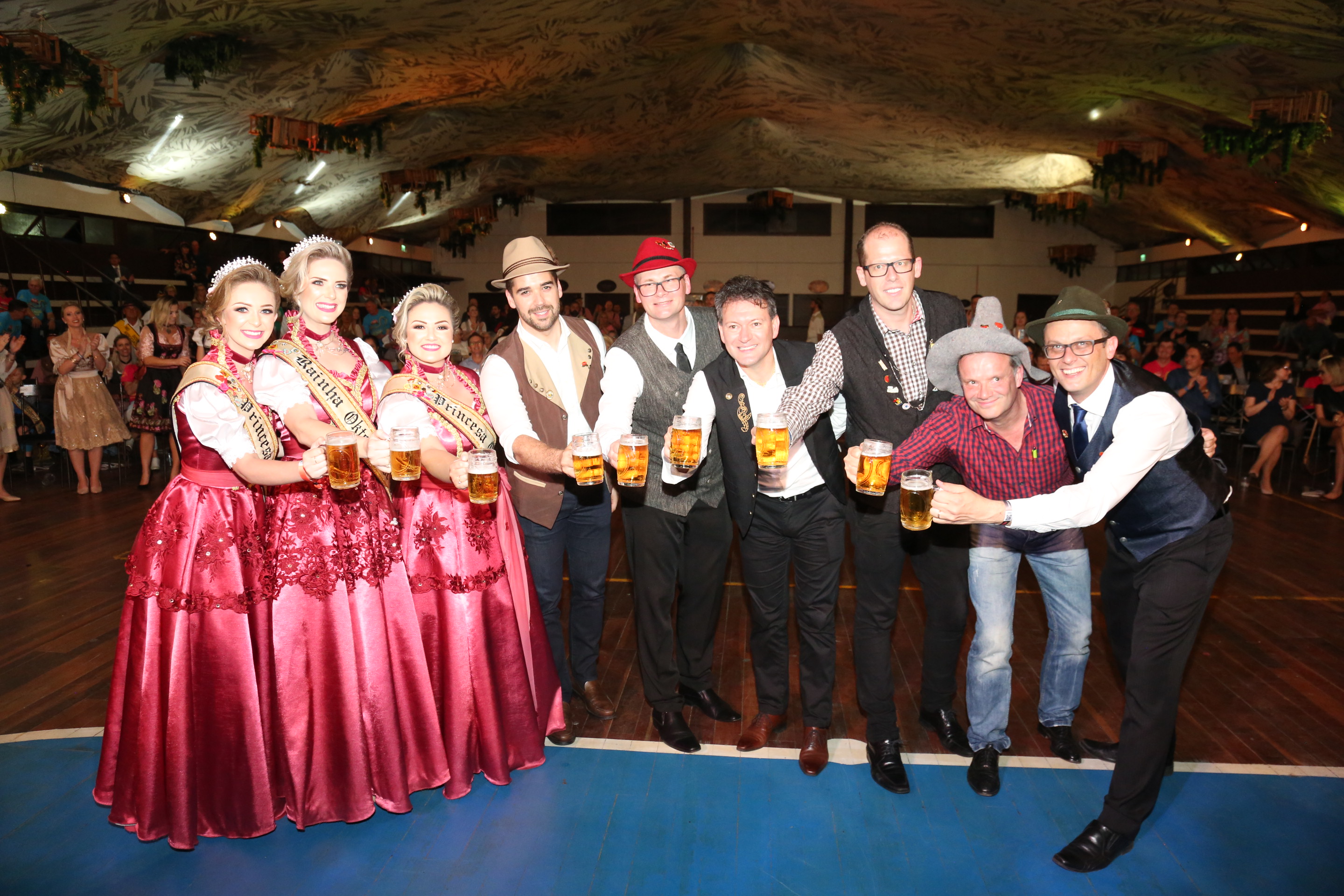 "Esta festa é um grande exemplo de mobilização", diz Leite sobre Oktober de Igrejinha