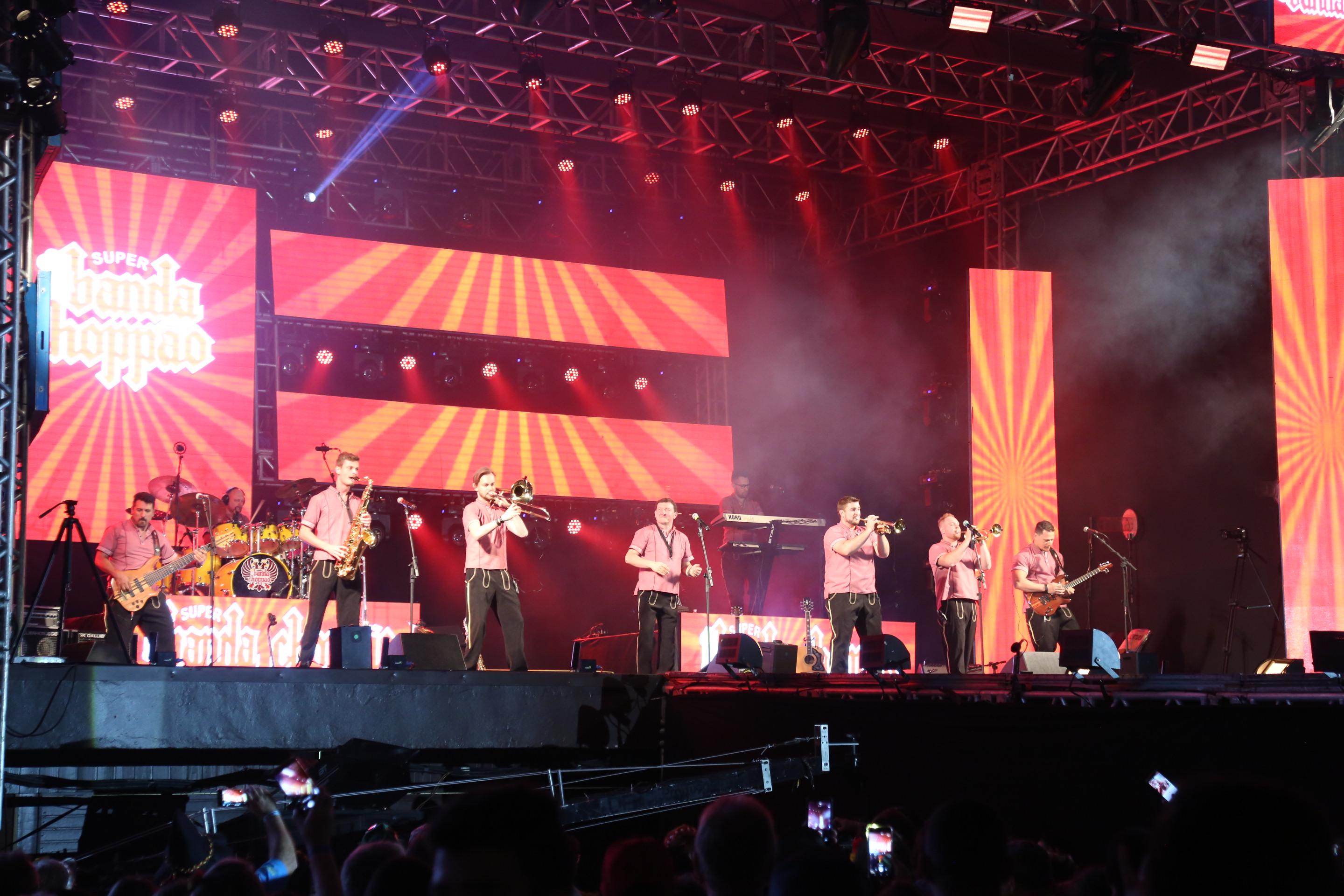 Oktoberfest anuncia polonaise com a Banda Choppão nesta sexta-feira (25)