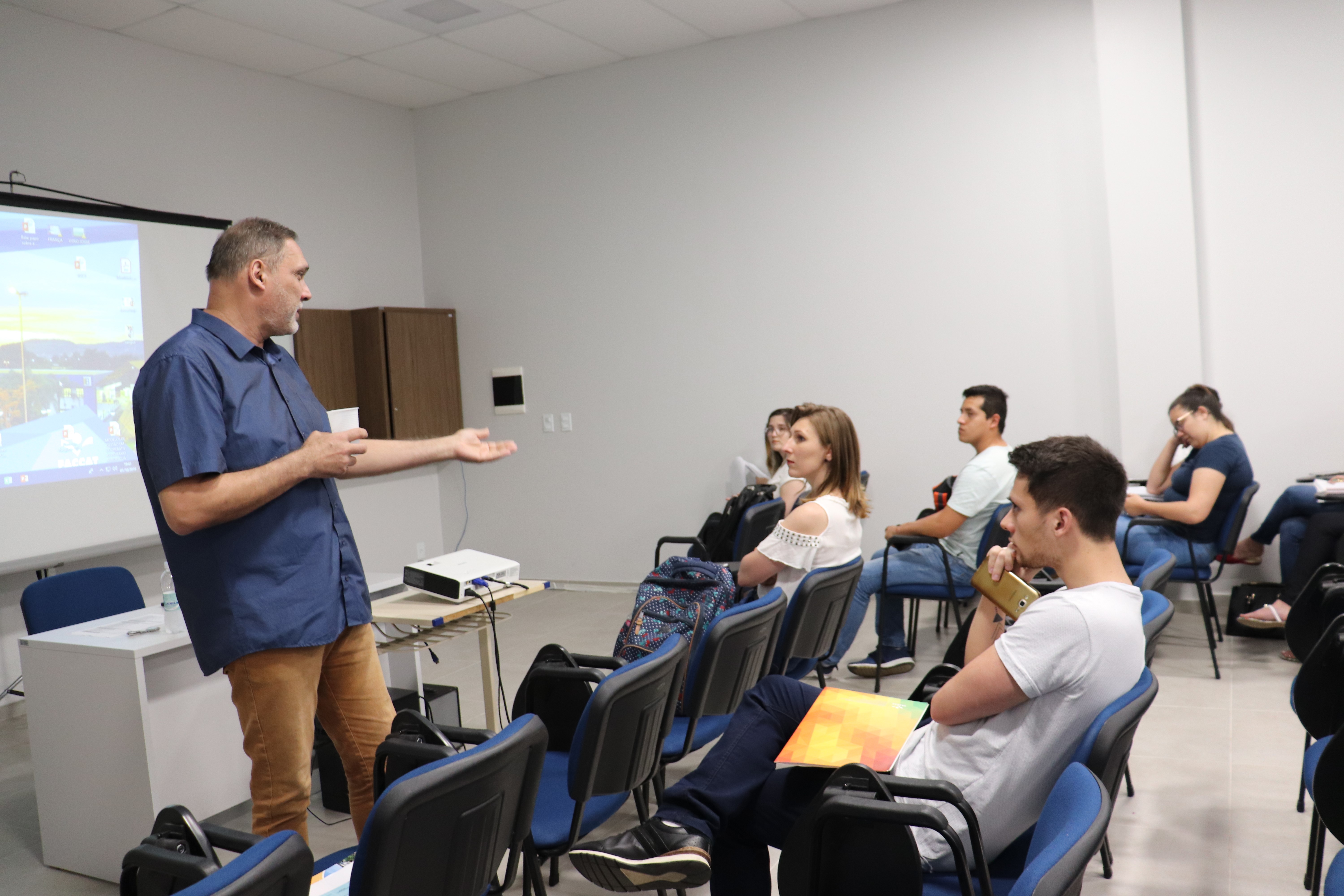 Novos saberes com Mostra de Iniciação Científica da Faccat