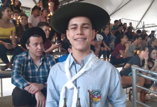 Representado por Kelvin Moisés da Silva, CTG O Fogão Gaúcho conquista 4º lugar na Chula, no Enart