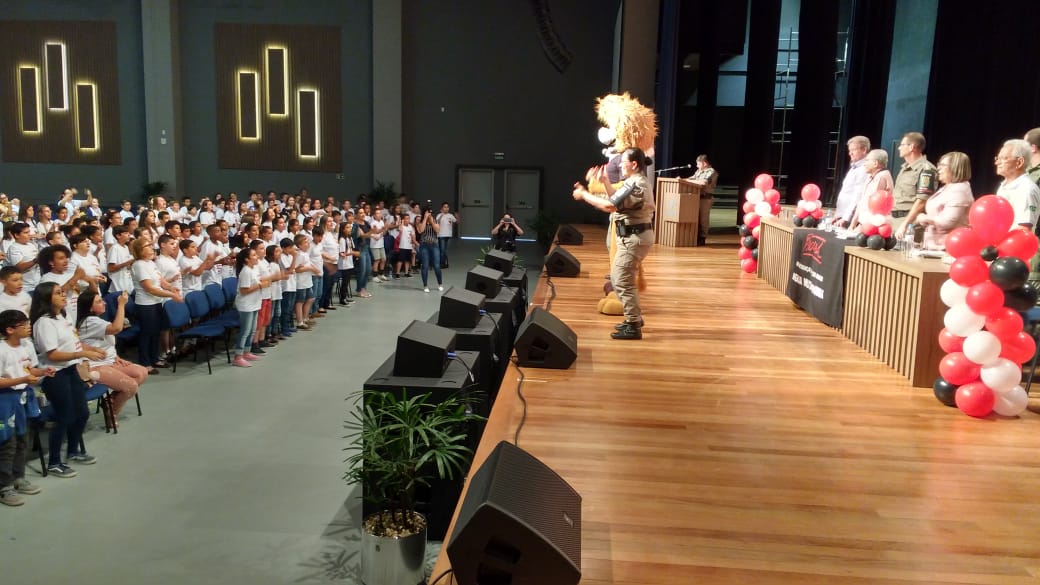 Contra as drogas e a violência: Proerd forma 360 alunos em Taquara