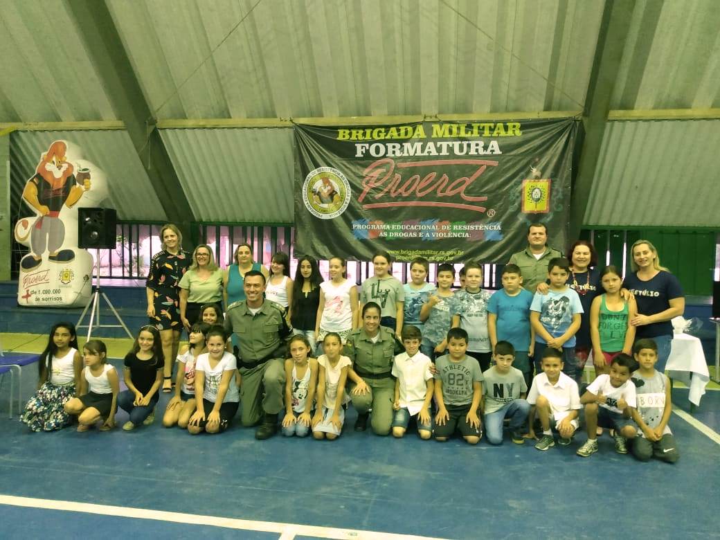 Proerd forma alunos parobeenses no bairro Jardim