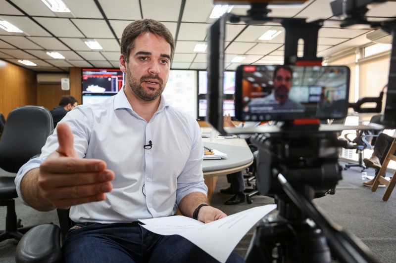 Governo prorroga suspensão de aulas em todas as instituições de ensino até o fim de abril