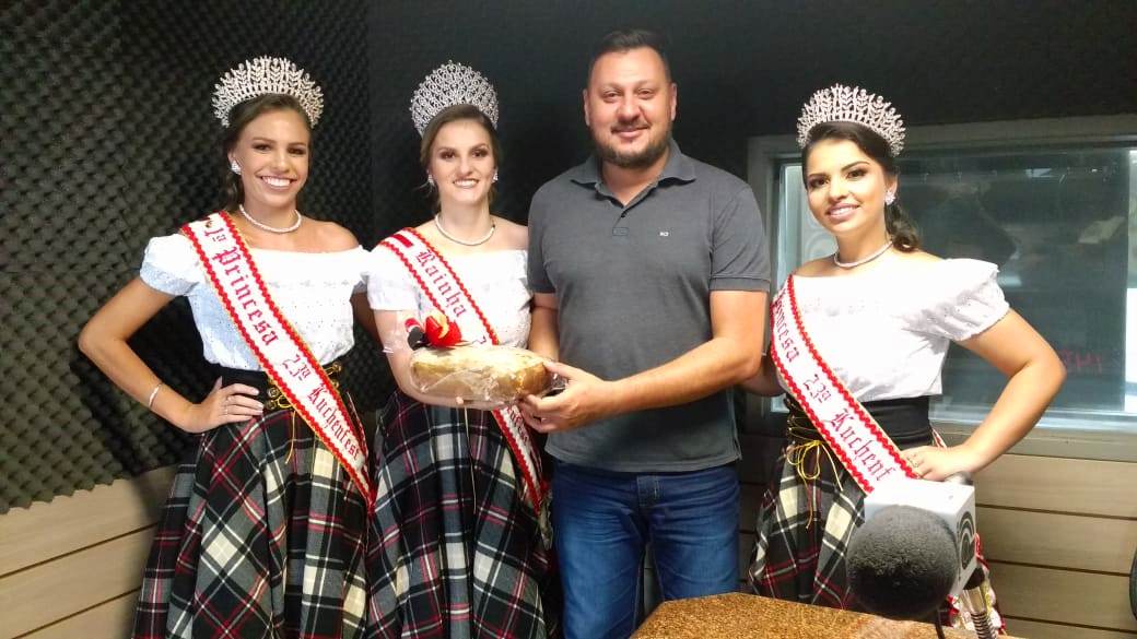 Soberanas da Kuchenfest visitam a Rádio Taquara e divulgam as atrações da 23ª edição do evento
