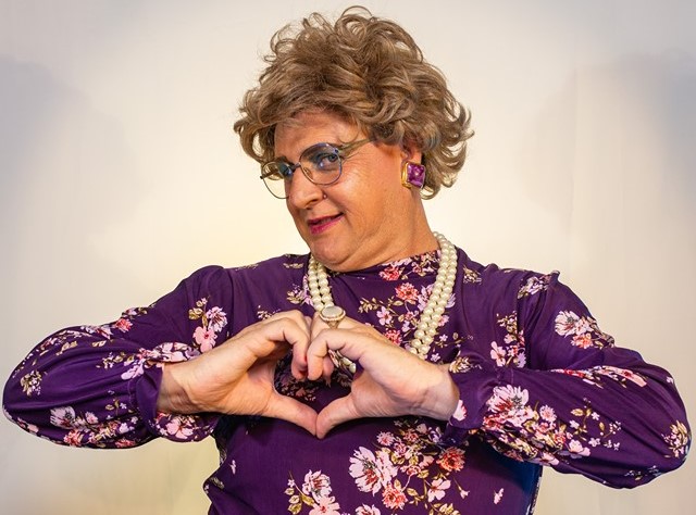 APAE de Igrejinha terá 'live' beneficente com show 'Encontro com a Herta'