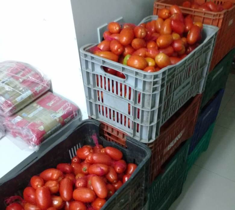 Três Coroas dá sequência à distribuição de alimentos da merenda escolar