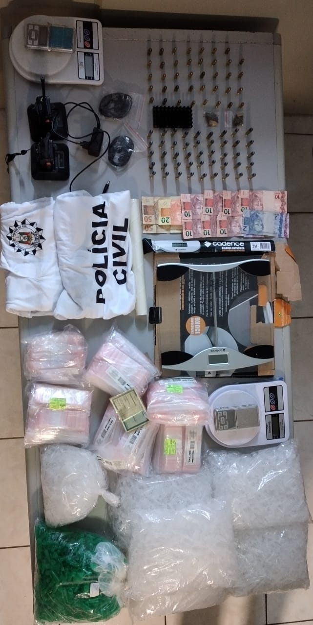 Indivíduo é preso em flagrante por tráfico de drogas e posse de munições em Taquara