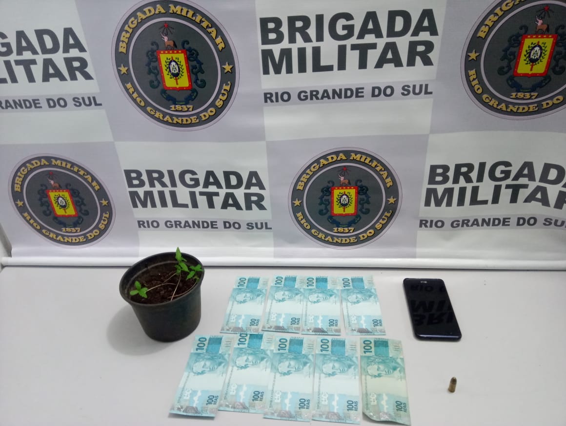 Adolescente é apreendido pela Brigada Militar após furtar bolsa de mulher e fugir em Três Coroas