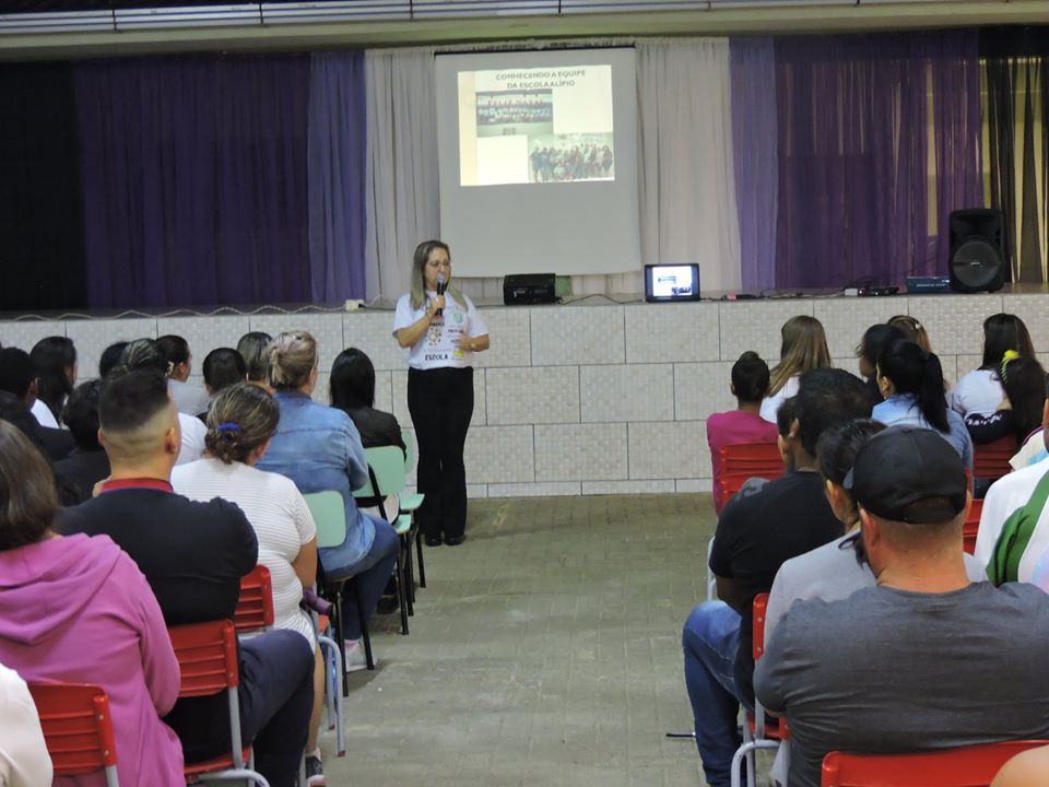 Afastamento de diretora de escola provoca polêmica em Taquara