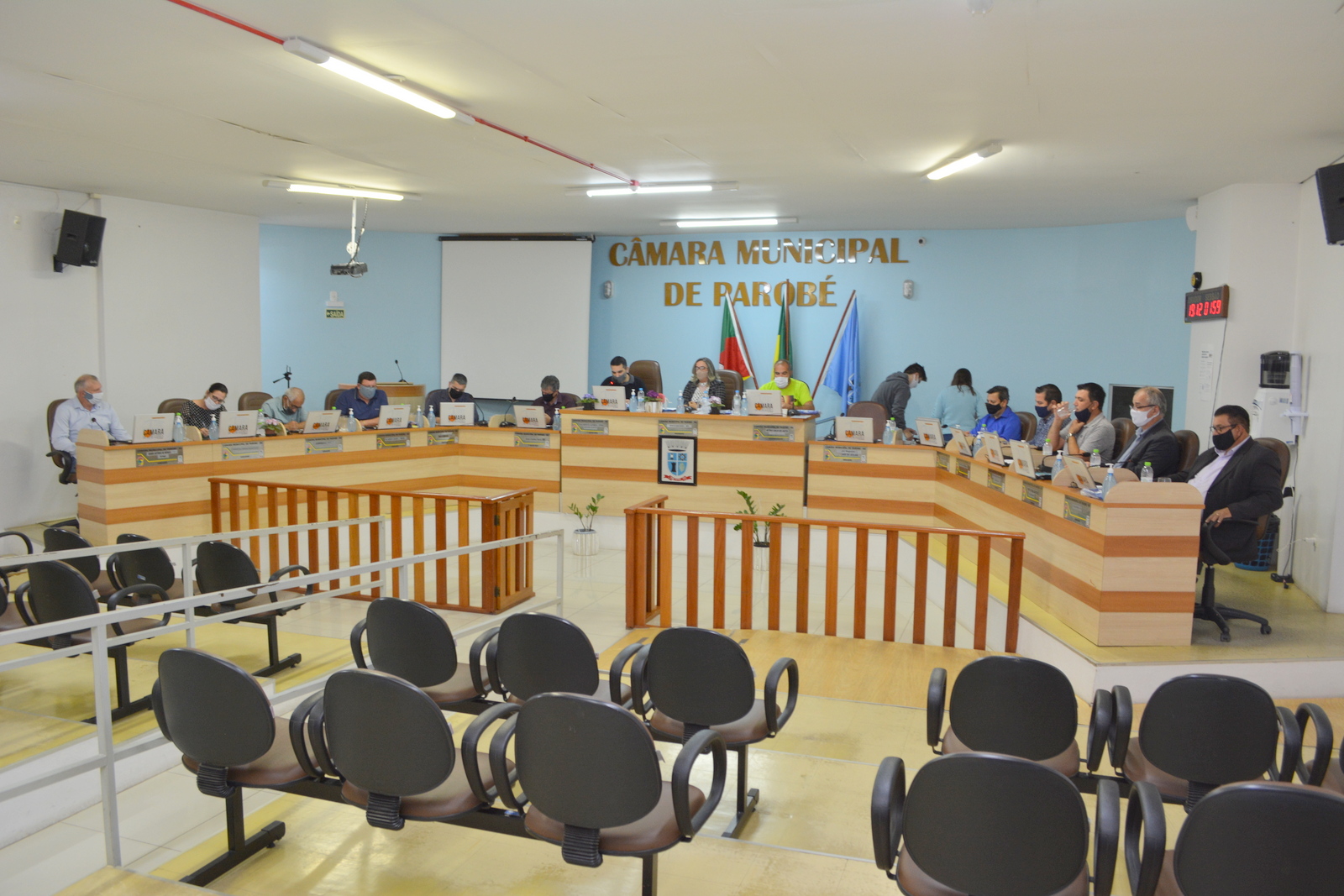 Vereadores de Parobé aprovam congelamento de salários de agentes políticos