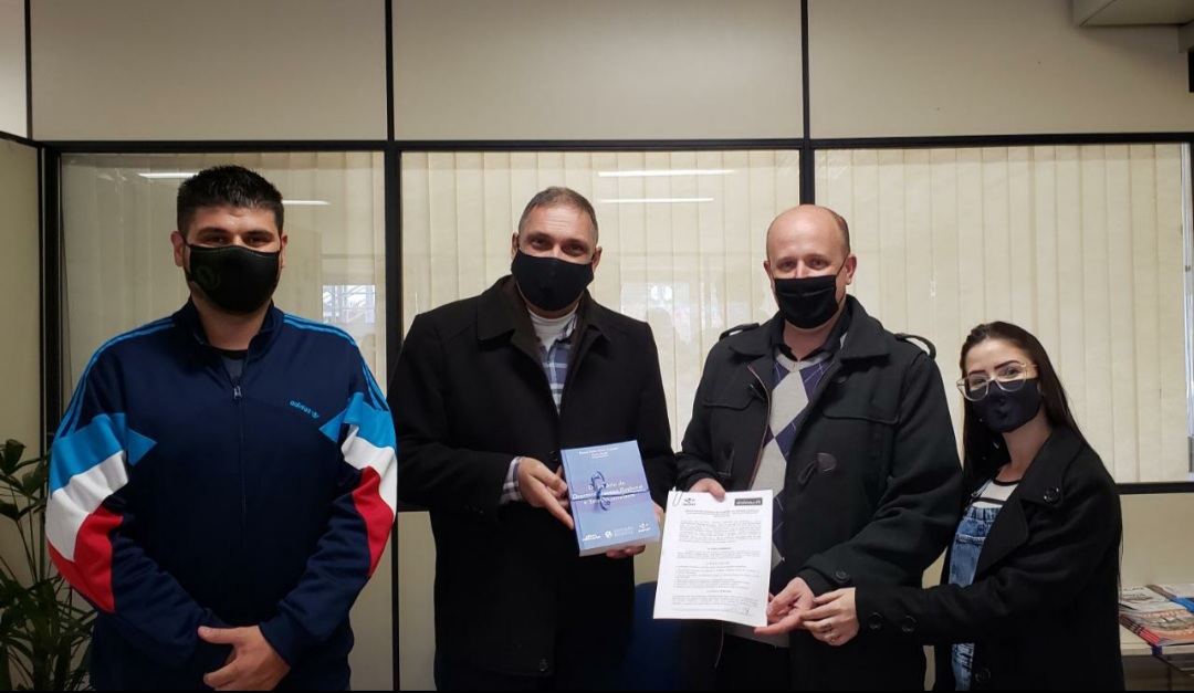 Instituto Desenvolver e Faccat assinam termo de cooperação