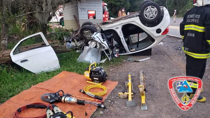 Colisão envolvendo automóveis deixa pessoas feridas na ERS-020 em Igrejinha