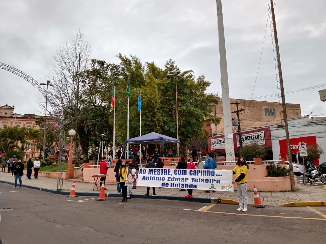 Manhã desta terça-feira (1º) foi marcada por homenagens, em Taquara