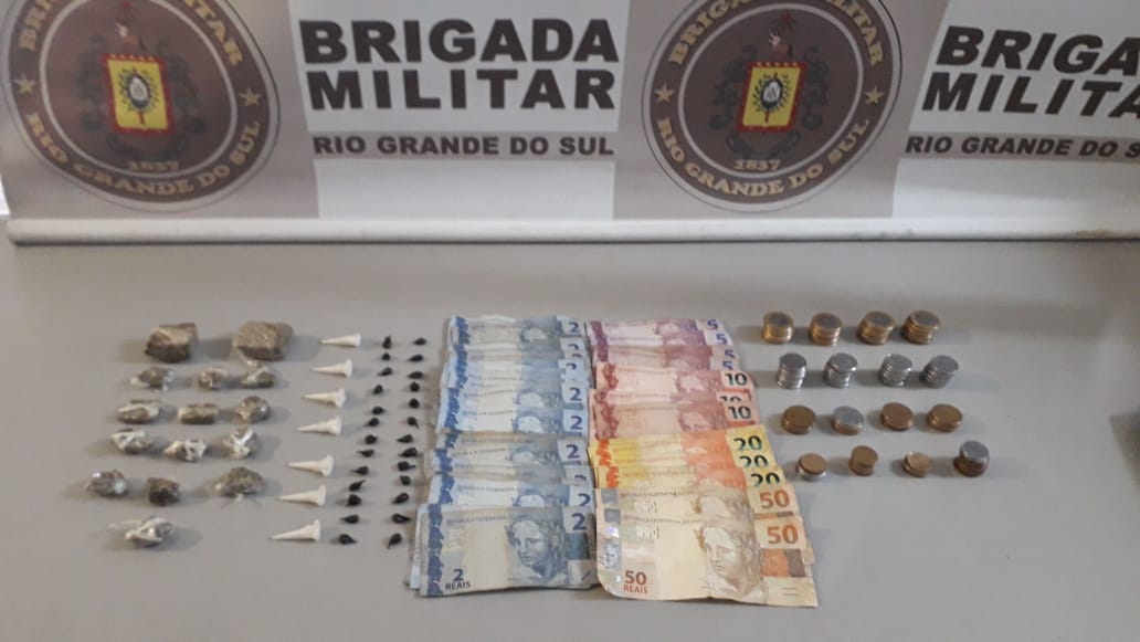 Homem é preso com crack, maconha, cocaína e dinheiro em Taquara