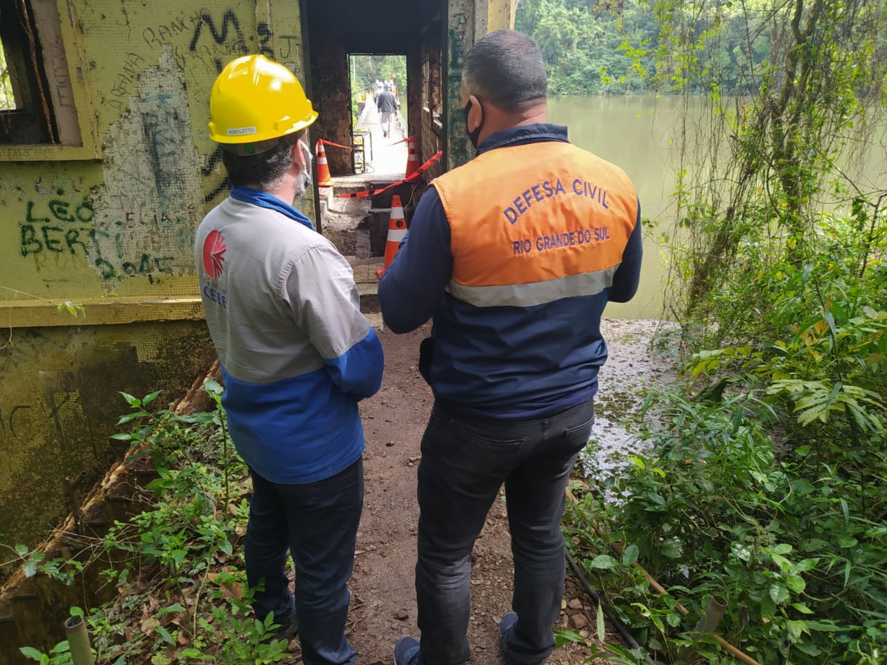 Equipes técnicas trabalham para consertar danos na Barragem das Laranjeiras