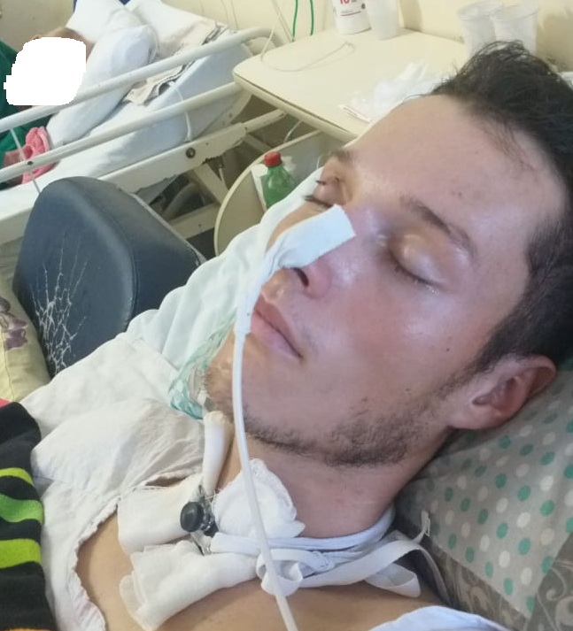 Família de jovem que sofreu acidente de moto, em Rolante, organiza rifa para custear tratamento