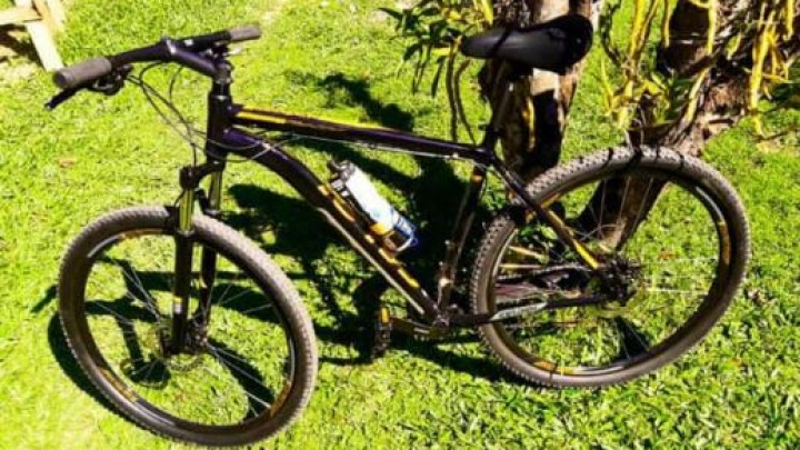 Bicicleta de R$ 2,7 mil é furtada em frente à academia em Taquara