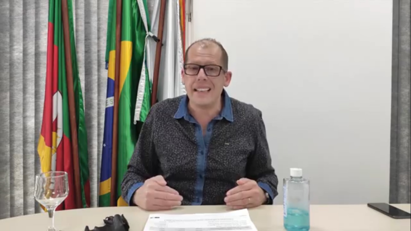 Joel Wilhelm anuncia que Paranhana não retomará aulas na educação infantil e ensino fundamental