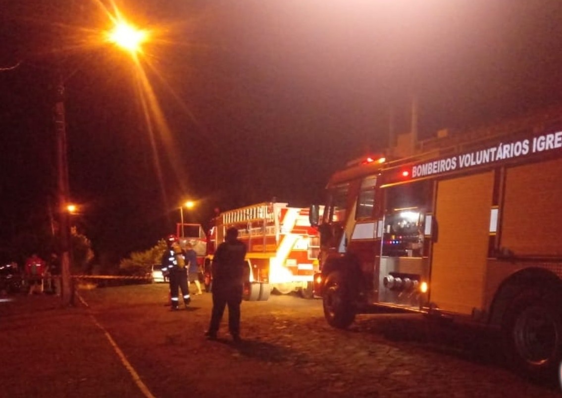 Princípio de incêndio é controlado por bombeiros em Igrejinha