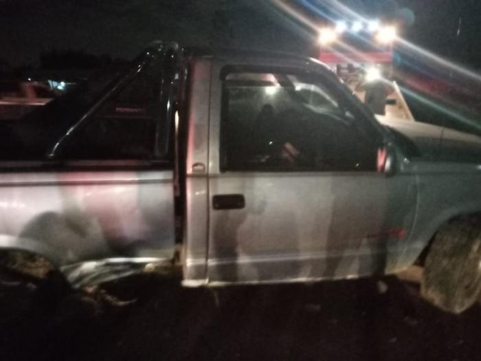 Após furto em Parobé, suspeitos capotam caminhonete em perseguição na ERS-118