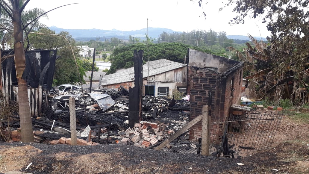 Idoso morre em incêndio de residência em Parobé