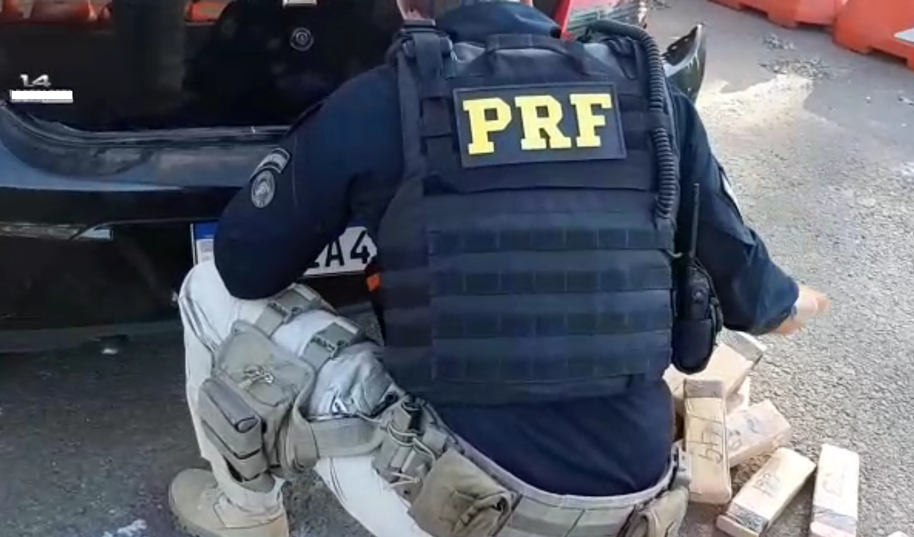 Taquarenses são presos pela PRF com 29 tabletes de maconha escondidos em para-choque de carro