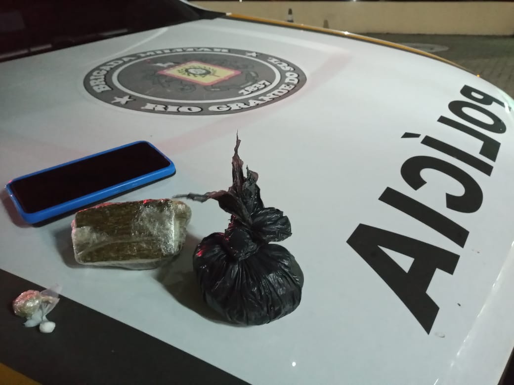 Jovem é preso com 200 gramas de maconha e uma bucha de cocaína em Igrejinha