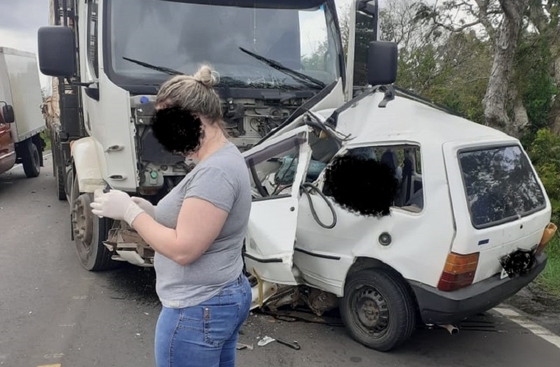 Motorista de carro morre em acidente na ERS-239