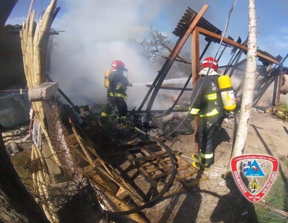 Incendio destrói residência em Igrejinha