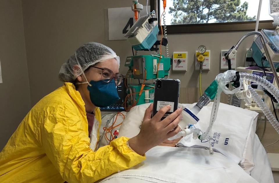 Hospital de Parobé oferece visita virtual a familiares de pacientes internados na UTI Covid-19