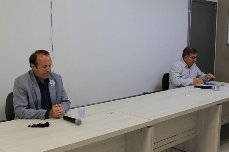 Fábio Brocker e Hilário Behling debatem propostas para Três Coroas na Rádio Taquara