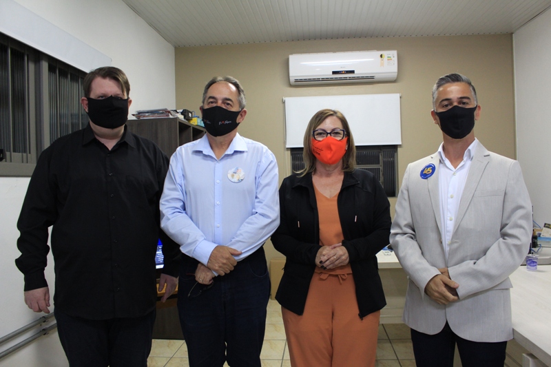 Três candidatos à Prefeitura de Taquara participaram de debate na Rádio Taquara