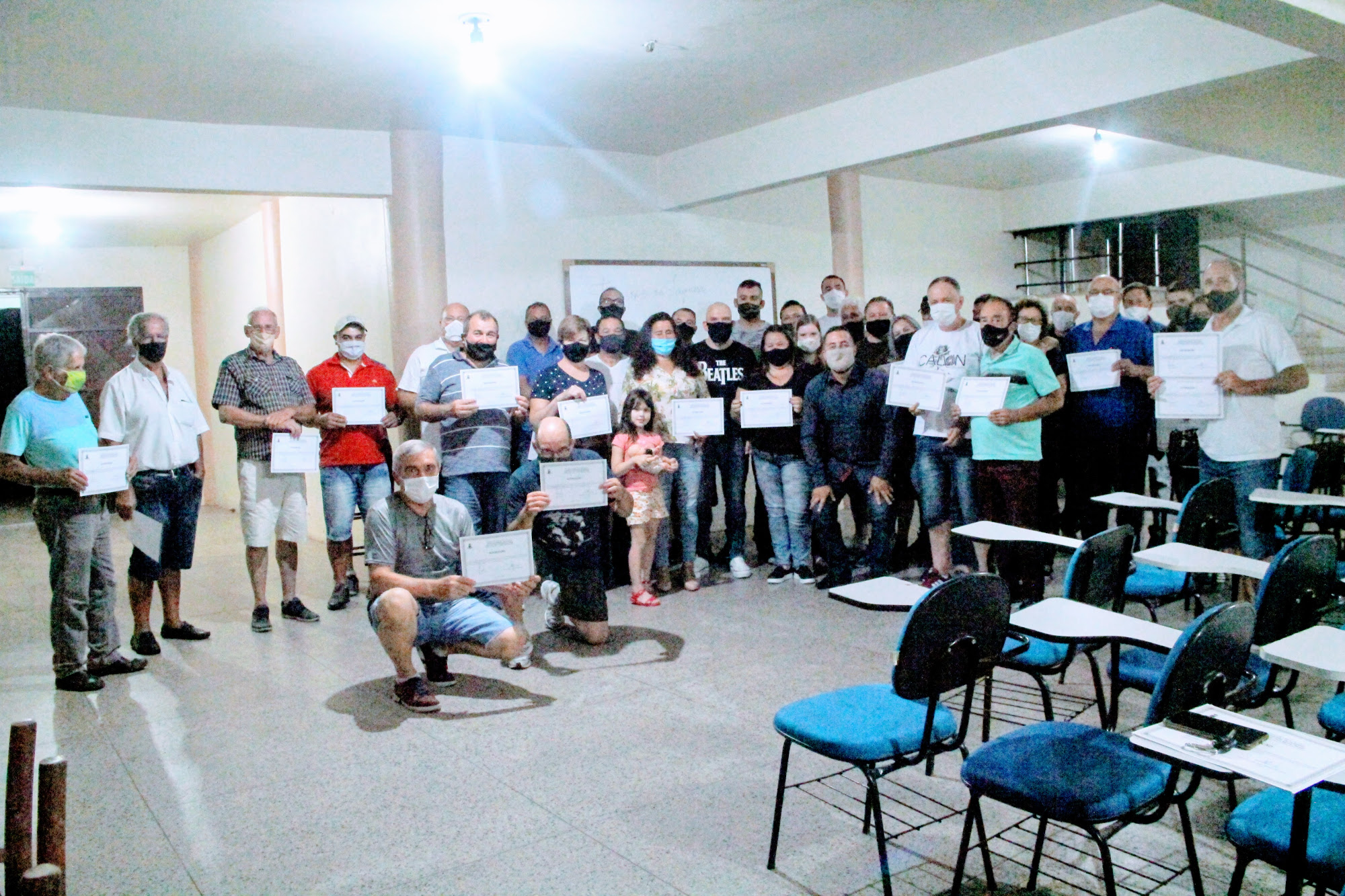 Taxistas recebem autorizações para desempenho do serviço em Taquara