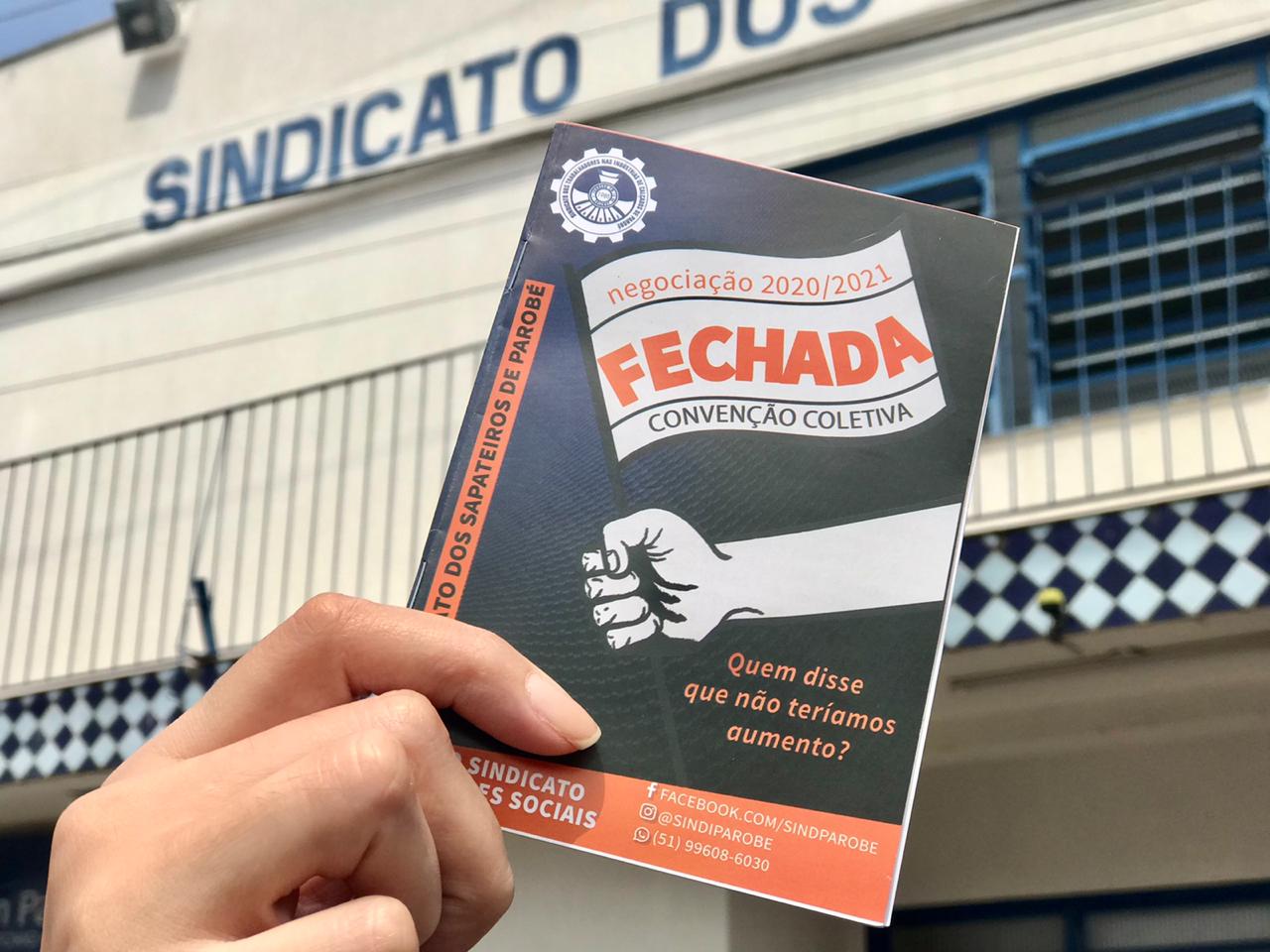 Sindicato dos Sapateiros de Parobé entrega cartilha da convenção coletiva de 2020