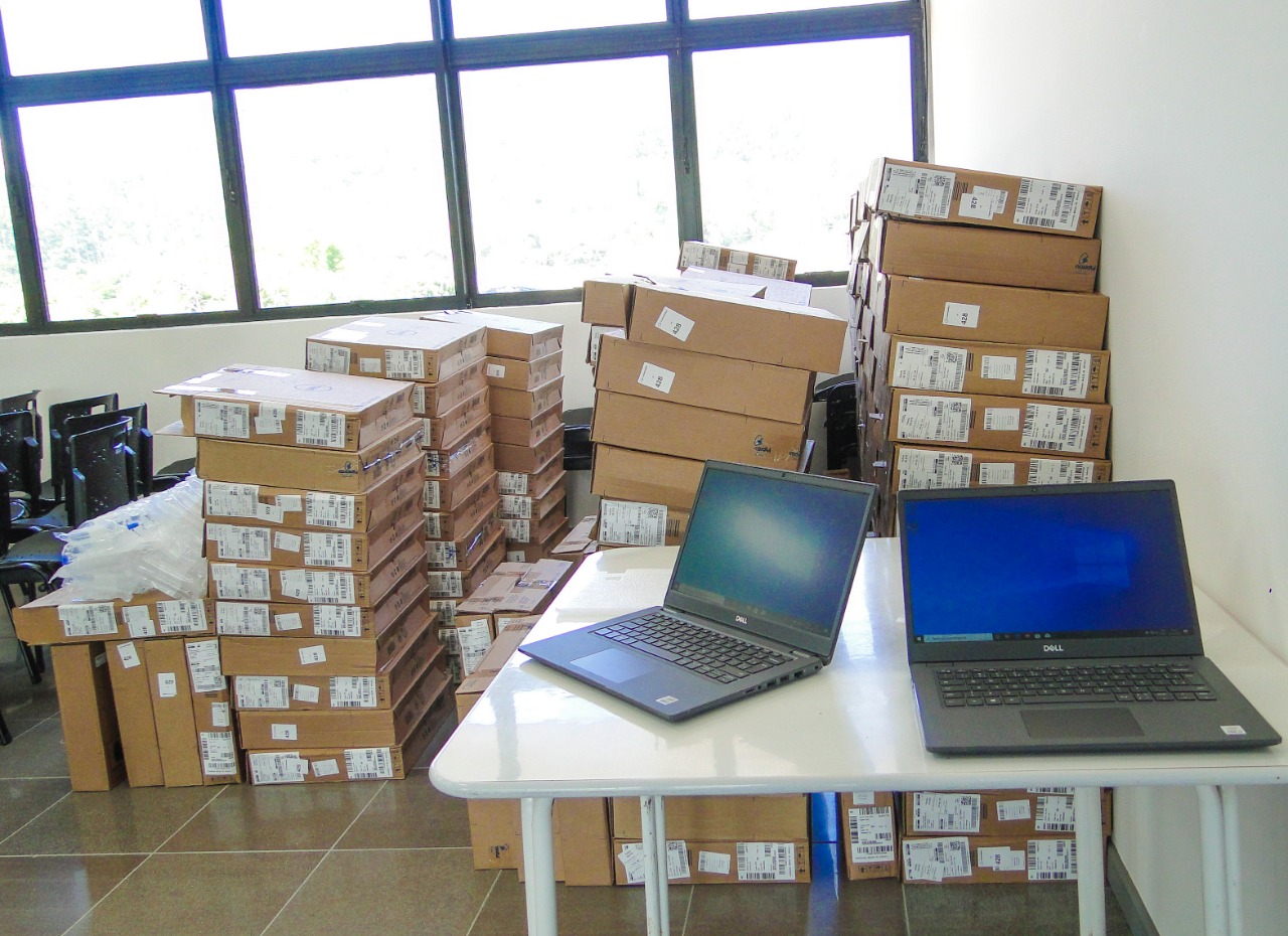 Igrejinha compra 285 notebooks para escolas municipais