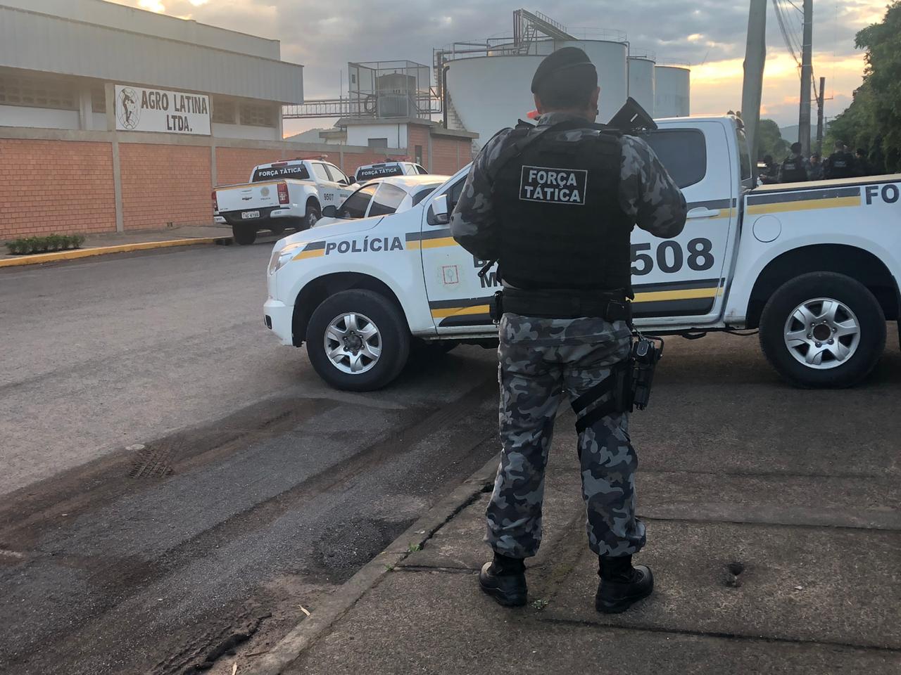 Criminoso é preso e comparsa é baleado após tentativa de assalto em Igrejinha