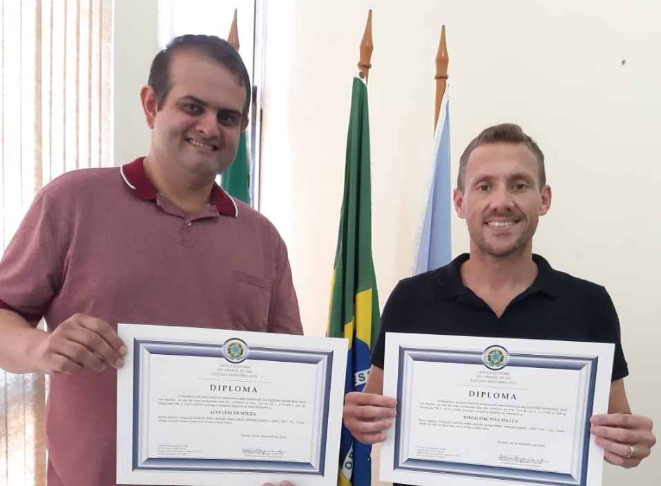 Picucha e Bora recebem diplomas de prefeito e vice reeleitos de Parobé