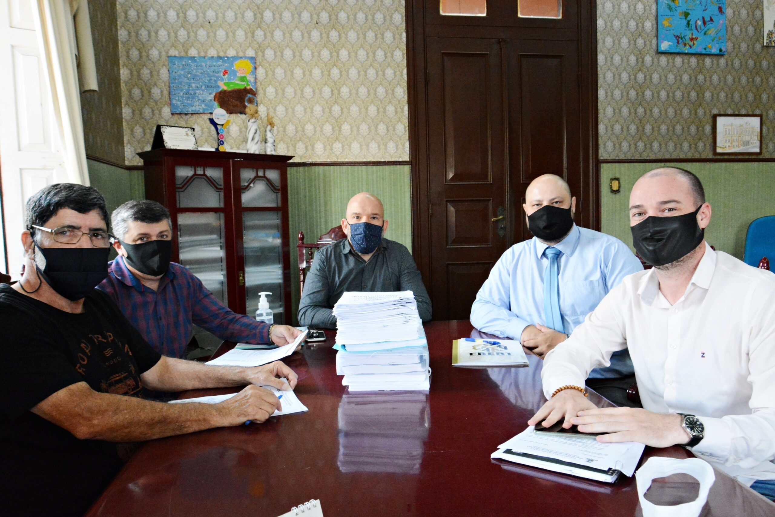 Prefeito Tito e representantes da prefeita eleita Sirlei realizam primeira reunião da transição de governo em Taquara