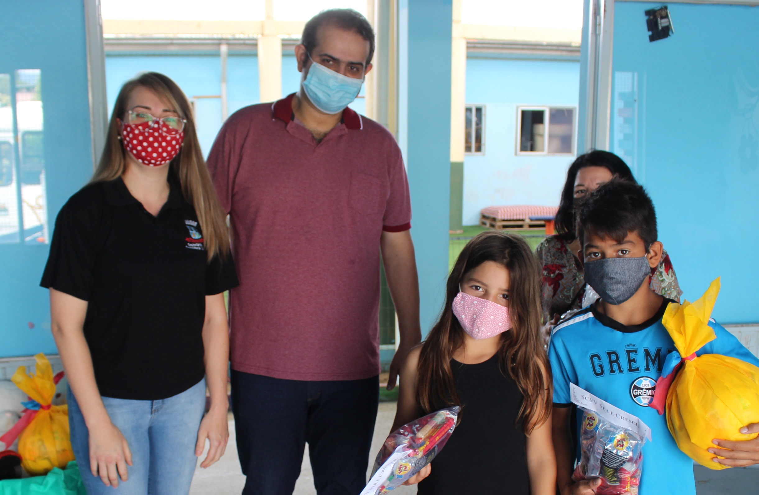 Assistência Social realiza entrega de lembranças de Natal a crianças e adolescentes atendidos pelo Serviço de Convivência