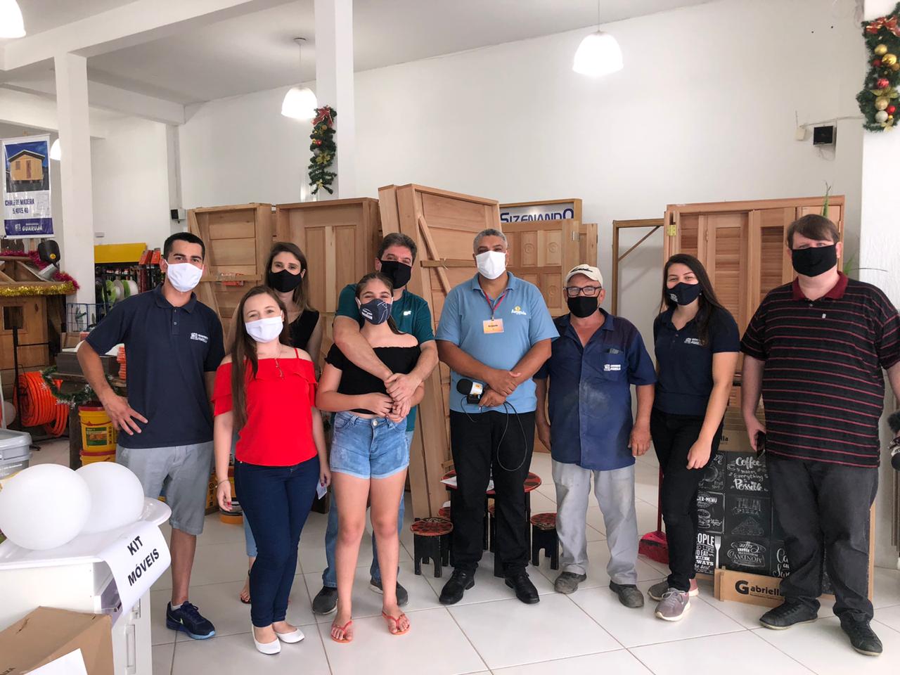 Conheça os ganhadores da bicicleta e dos kits móveis e chalé da Madeireira Guarujá