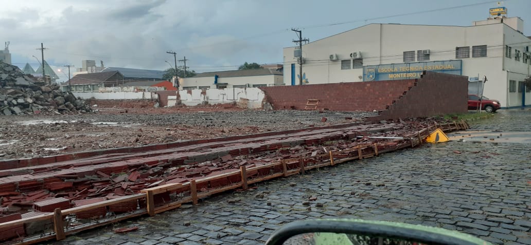 Temporal provoca problemas em Taquara