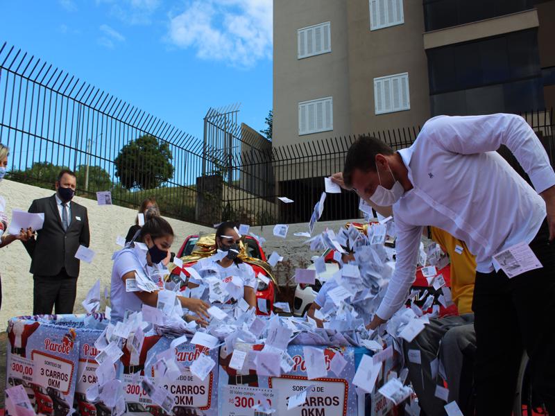 Conhecidos os ganhadores da campanha Não Ande a Pé, Compre em Parobé; veja fotos