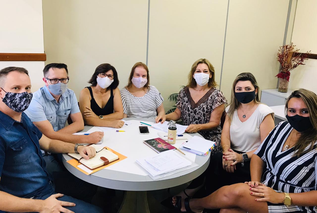 Taquara oficializa o convênio de permutas e cedências dos profissionais da Educação em Parobé