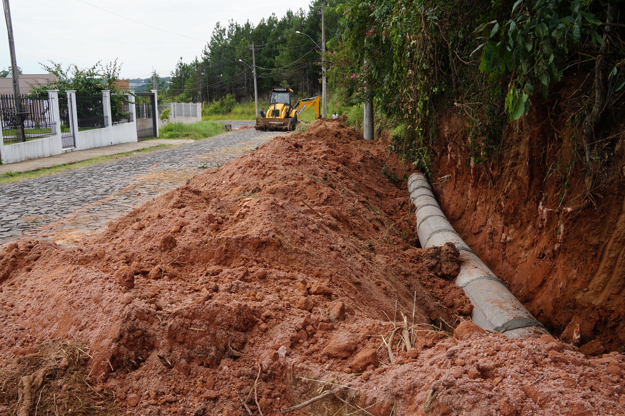 Parobé realiza obras de canalização na rua Ervino Lehnen