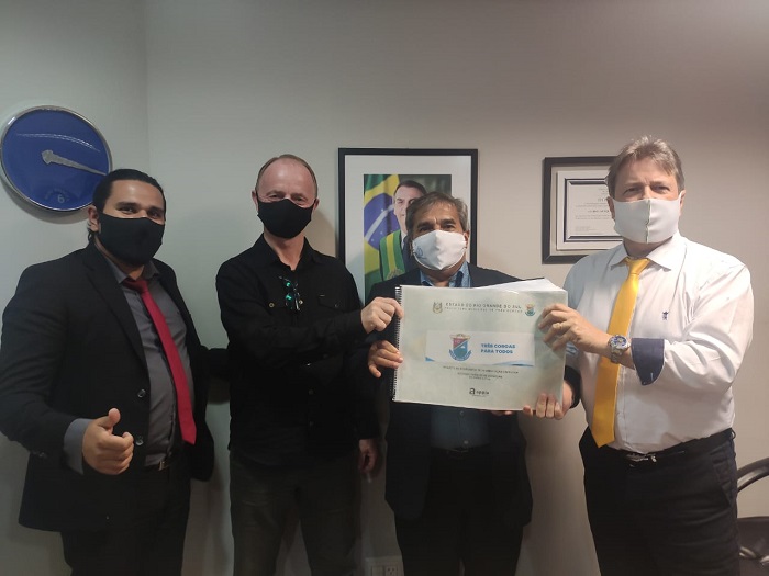 Prefeito de Três Coroas apresenta Projeto da Rota Panorâmica para Deputado Federal